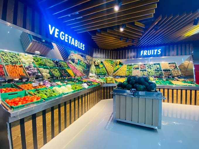 Al Humaidhi Hypermarket Fruits & Vegetables Section